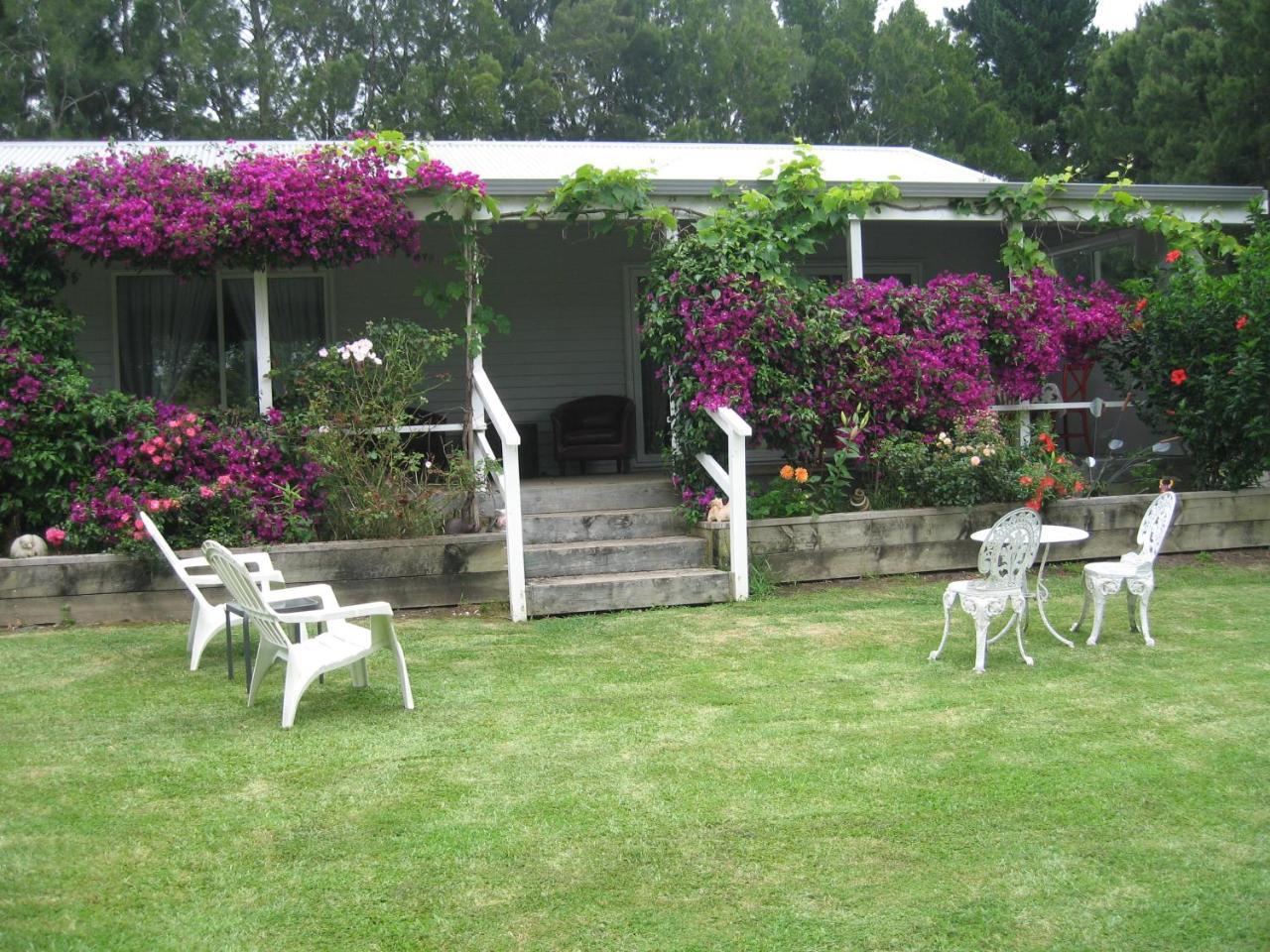 Miranda Orchard Cottage Exterior foto